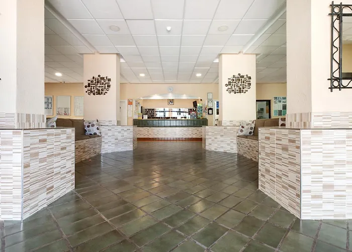 Castle Harbour Apartment *