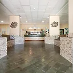 Castle Harbour Апартаменты *