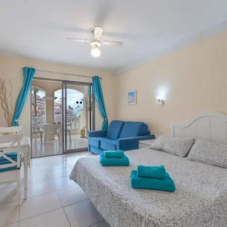 Castle Harbour アパート *